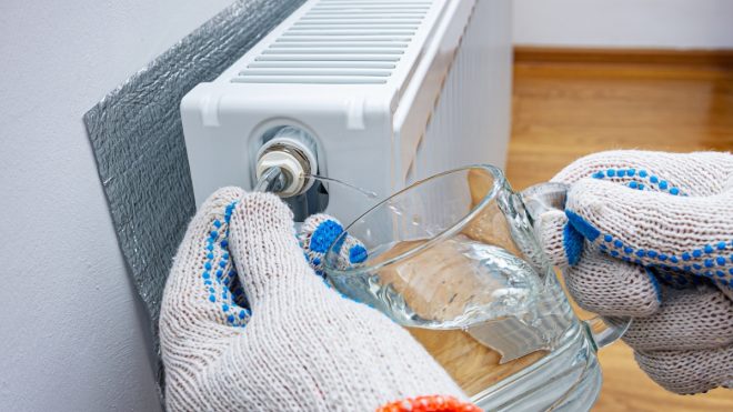 Parola agli esperti: cosa fare prima di accendere i termosifoni?